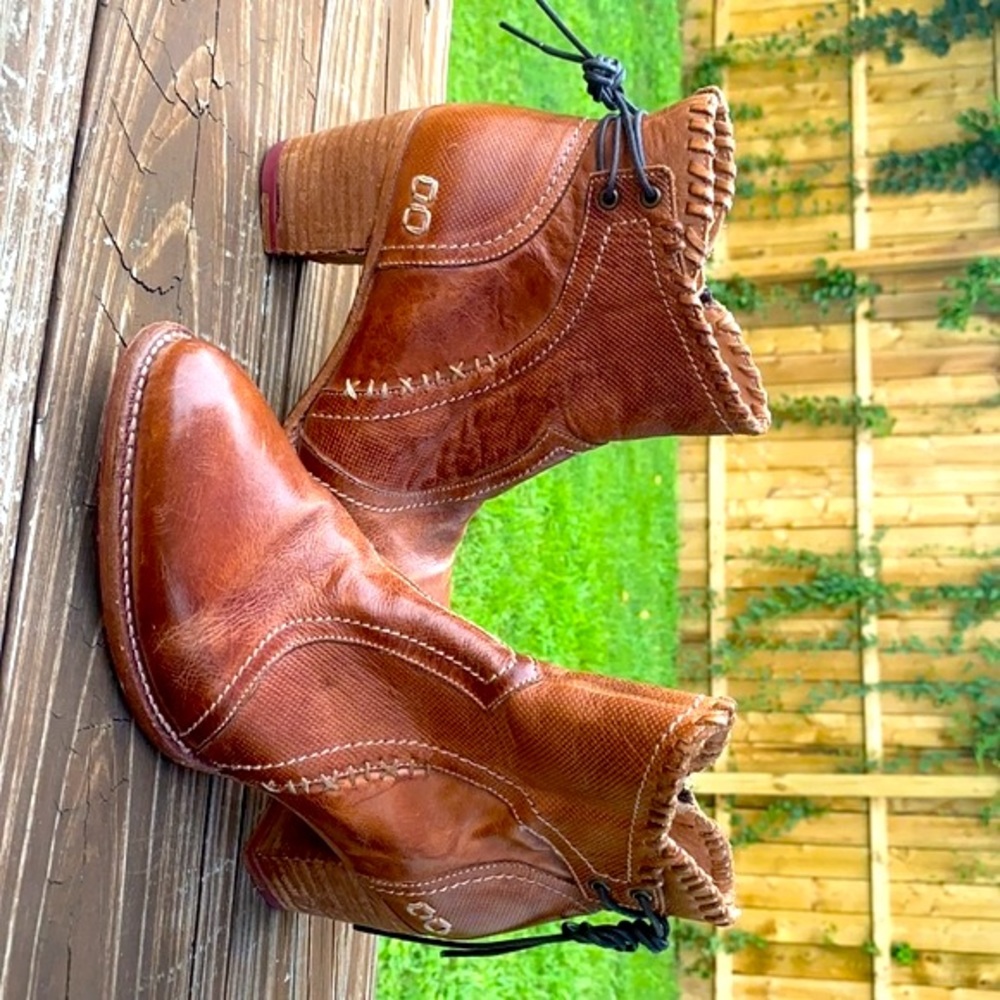 Genuine Leather Ankle Boots - Bed Stu Bia in tan